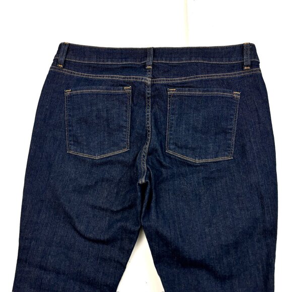 L.L. Bean Modern Fit Straight Women's size 14P Dark Wash Blue Denim Jeans - Picture 4 of 4